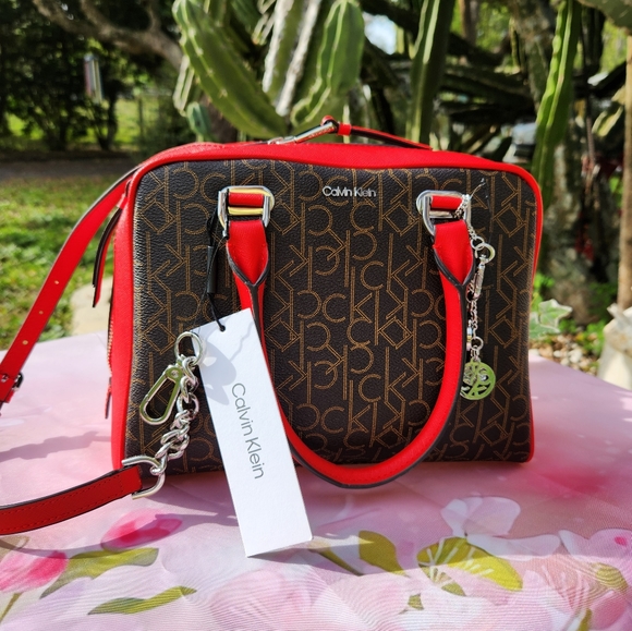 Calvin Klein Handbag/ Crossbody With Bag Charms - Picture 8 of 15